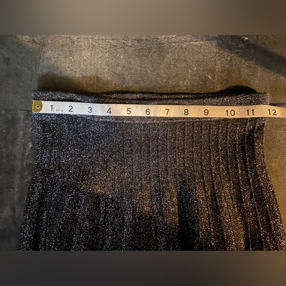 Blk/Silver Sexy & Elegant💕Photos don’t do justice to this glamorous skirt🎁 - Picture 3 of 13